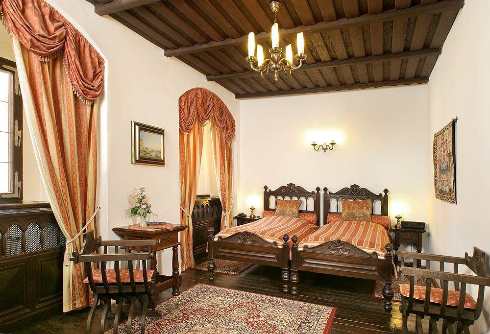 Hotel Ruze Český Krumlov Oda fotoğraf A room at the hotel