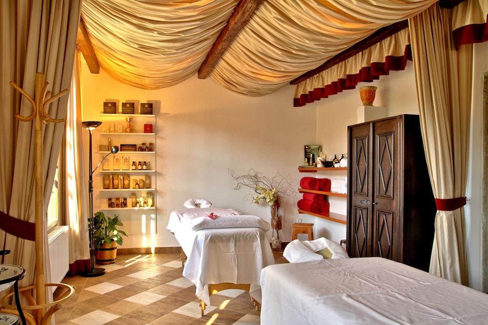 Hotel Ruze Český Krumlov Dış mekan fotoğraf A spa treatment room
