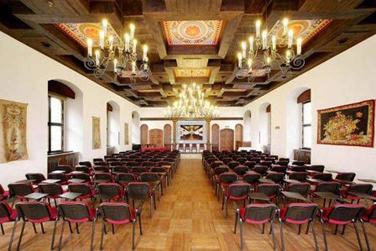 Hotel Ruze Český Krumlov İş olanakları fotoğraf The interior of the synagogue